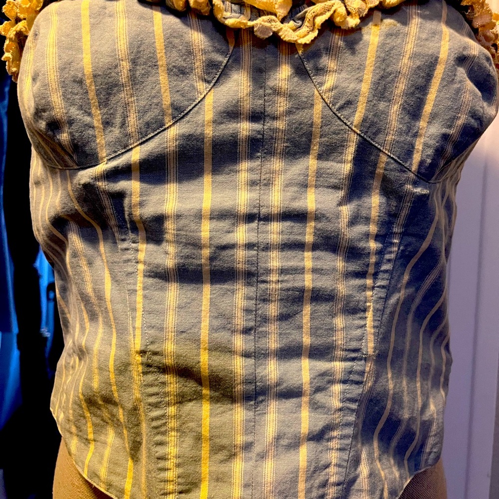 Strapless striped cotton top.